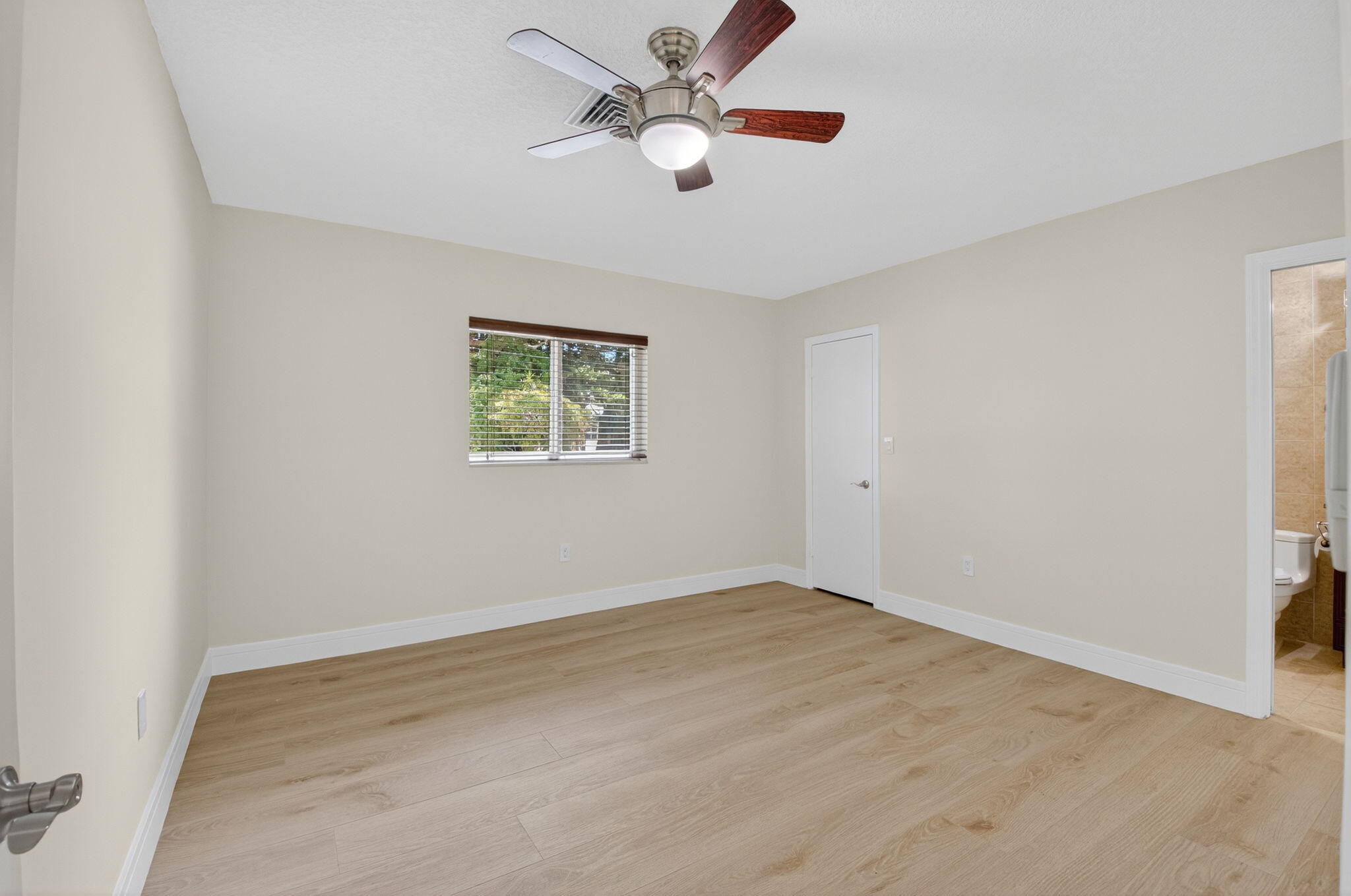 4998 Northwest 4th Avenue Boca Raton, FL 33431 - Photo 30 of 52 30-web-or-mls-DSC_5373