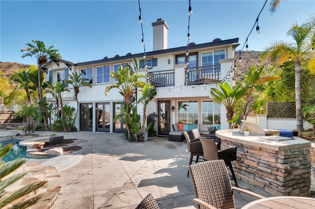 2470 Bulrush Circle Corona, CA 92882 - Photo 21 of 64 a view of a building with sitting area