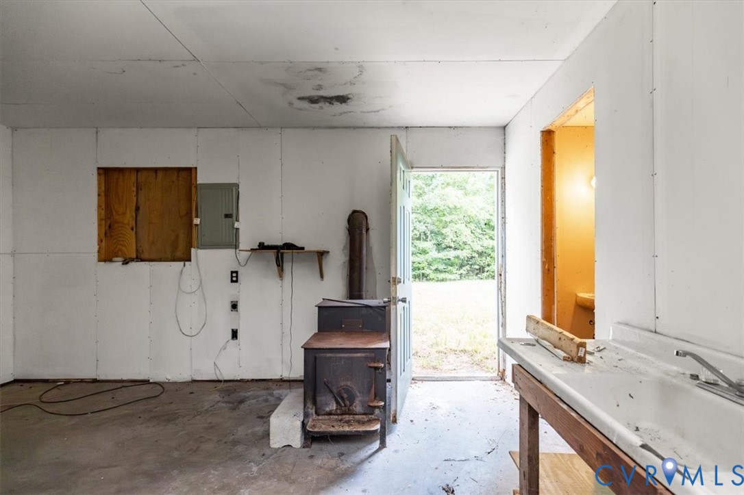 6610 Blenheim Road Powhatan, VA 23139 - Photo 15 of 26 Below grade area featuring electric panel