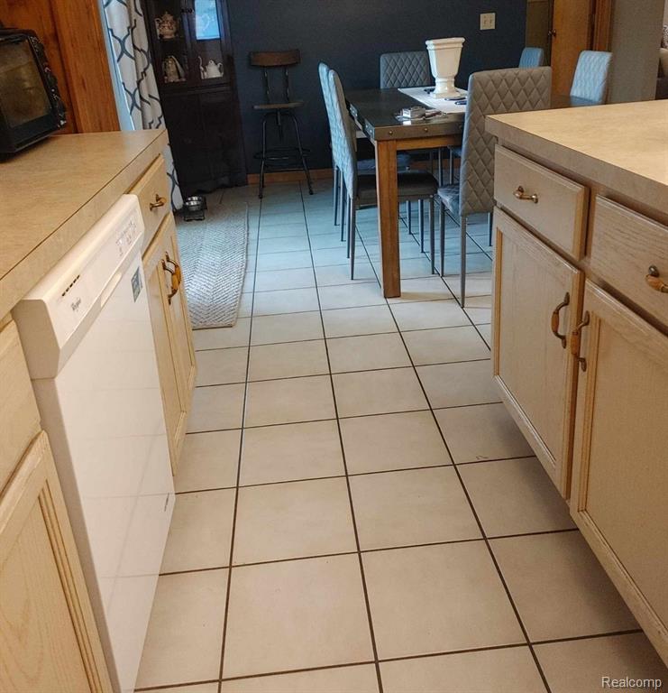 1816 Peppermill Road Lapeer, MI 48446 - Photo 9 of 31 Gallery Image 9