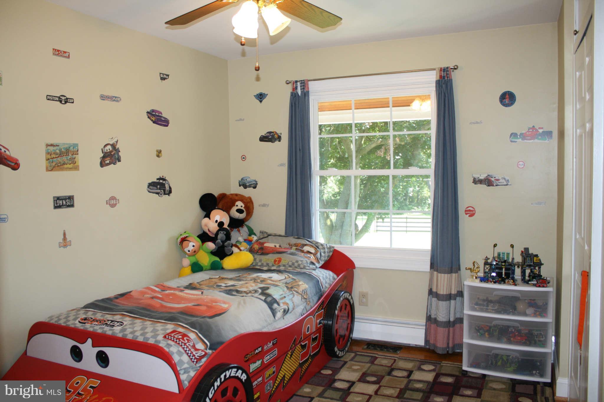 18120 Beallsville Road Poolesville, MD 20837 - Photo 14 of 28 Bedroom