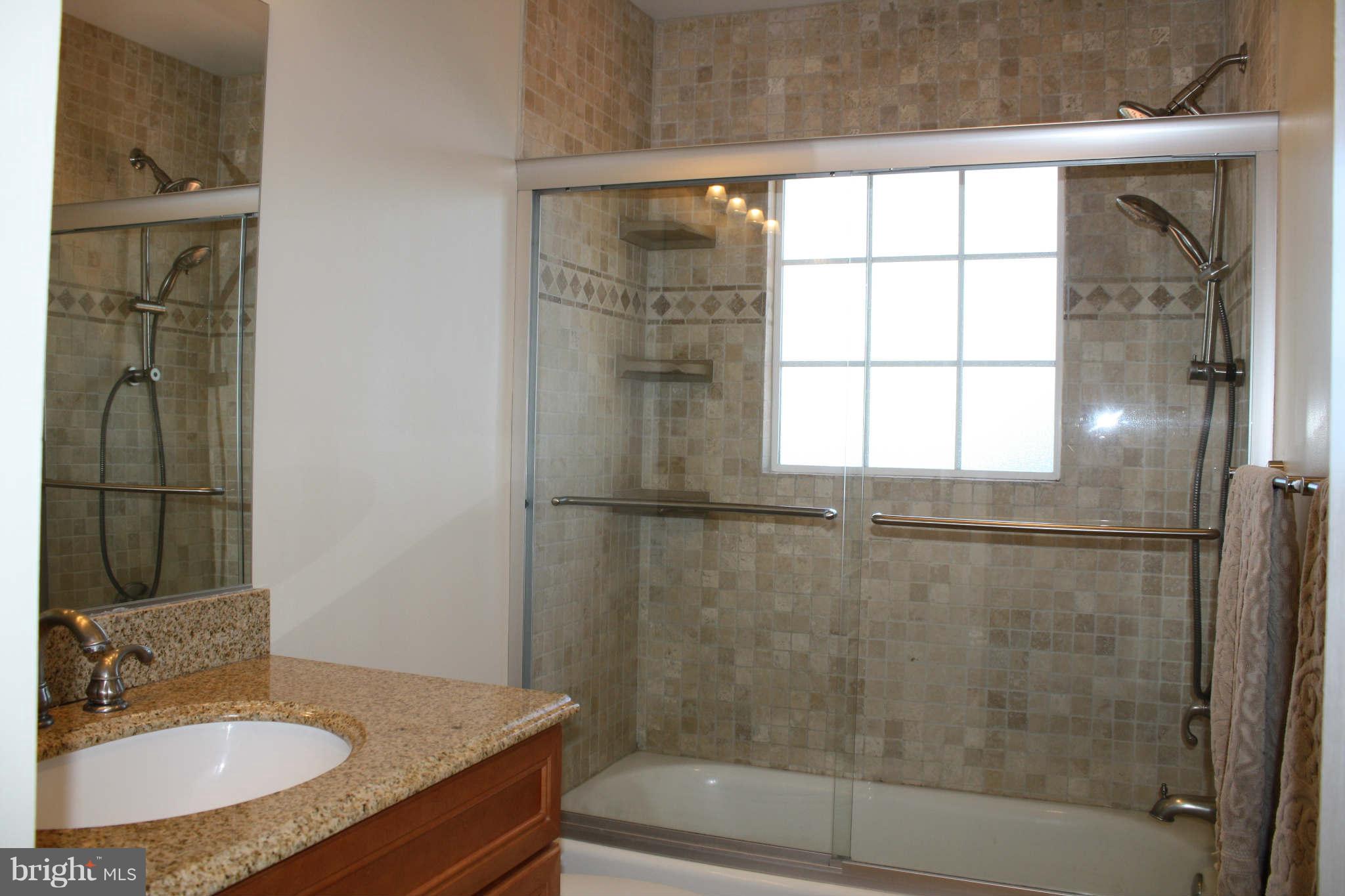 18120 Beallsville Road Poolesville, MD 20837 - Photo 16 of 28 Bath (Master)