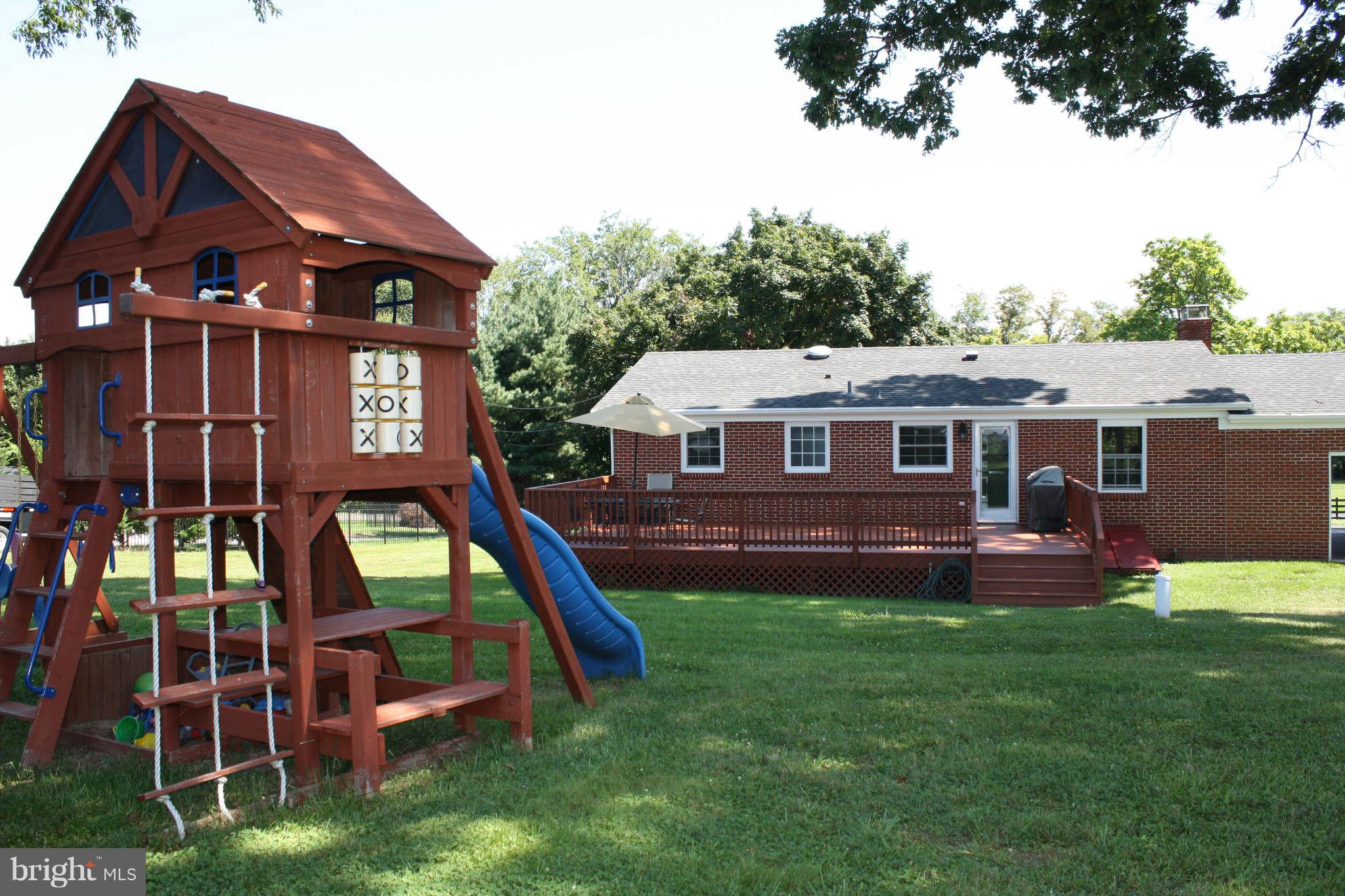 18120 Beallsville Road Poolesville, MD 20837 - Photo 25 of 28 Exterior (Rear)