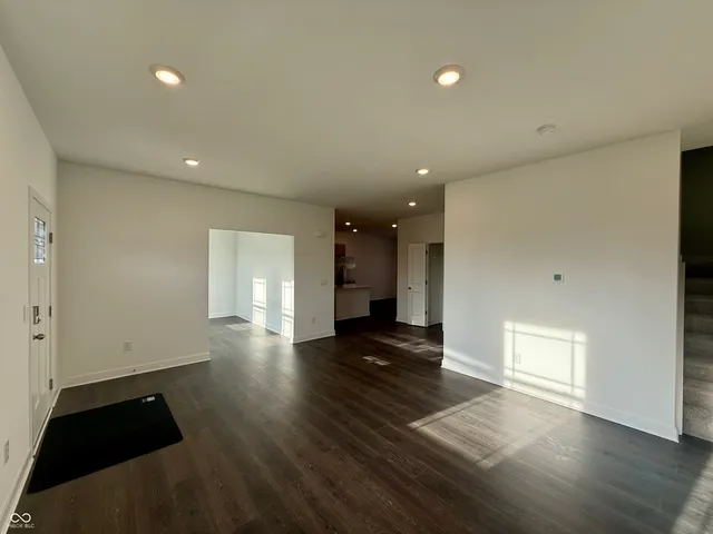 $291,900 | 6114 Cascades Drive, Whitestown, IN 46075