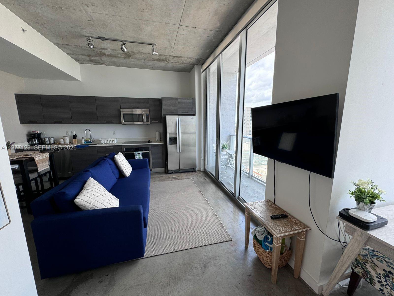 151 Southeast 1st Street, Unit 2406 Miami, FL 33131 - Photo 3 of 10