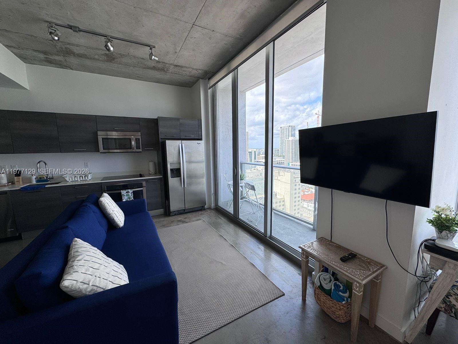 151 Southeast 1st Street, Unit 2406 Miami, FL 33131 - Photo 4 of 10