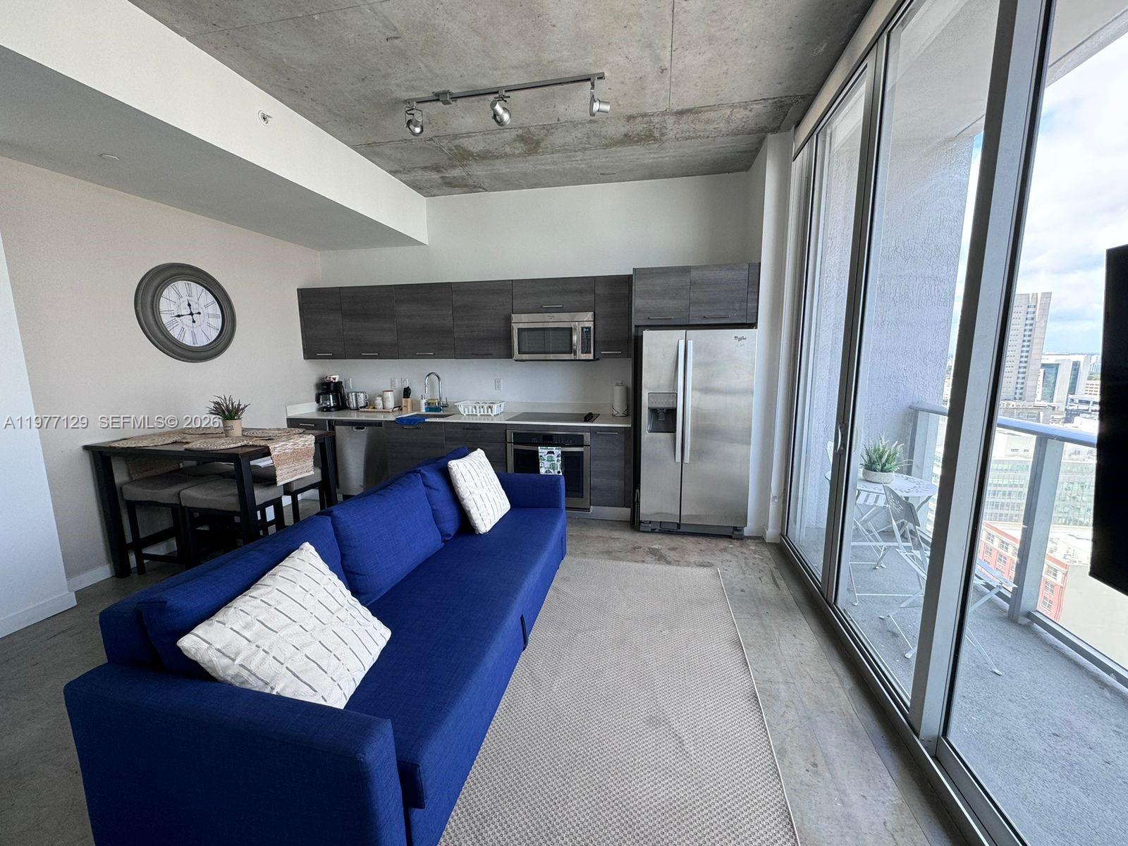 151 Southeast 1st Street, Unit 2406 Miami, FL 33131 - Photo 5 of 10