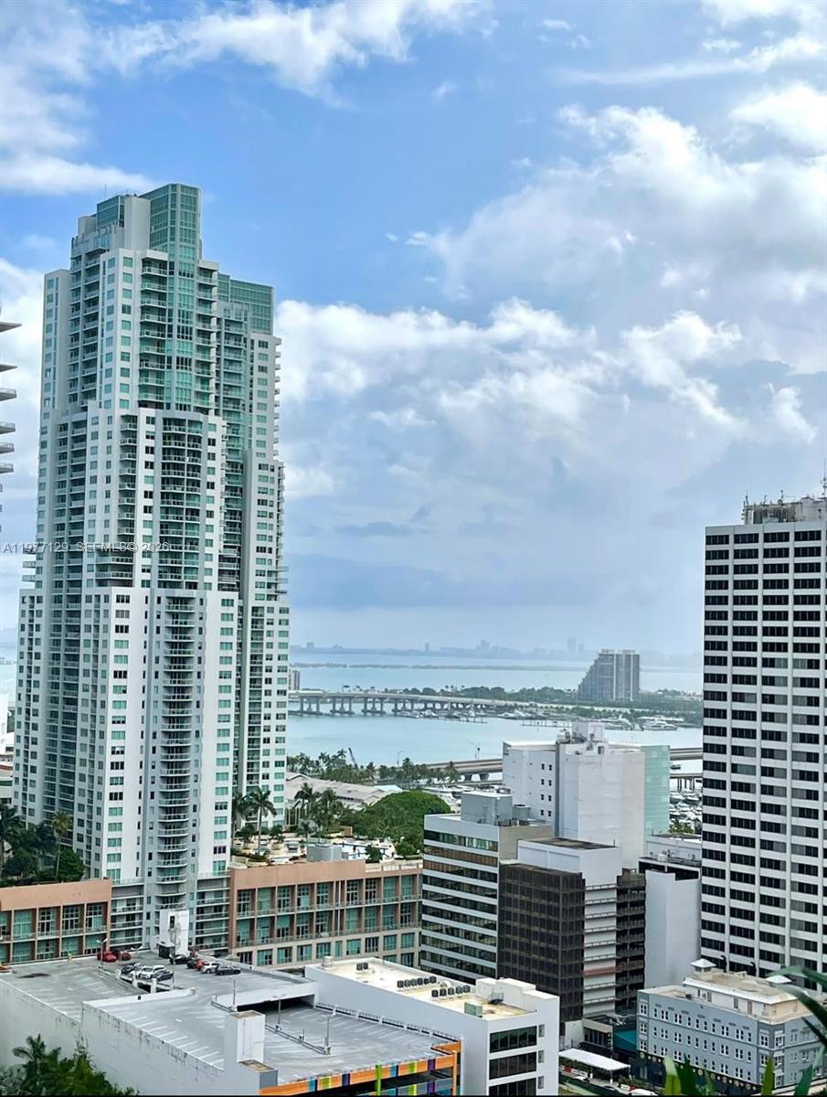 151 Southeast 1st Street, Unit 2406 Miami, FL 33131 - Photo 10 of 10