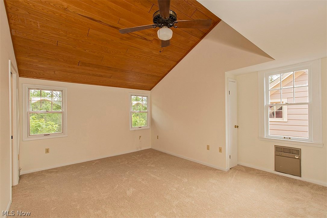 3253 Bradford Road Cleveland, OH 44118 - Photo 20 of 34