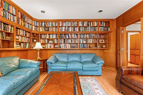 $1,275,000 | 133 Tupelo Hill Drive, Cranston, RI 02920