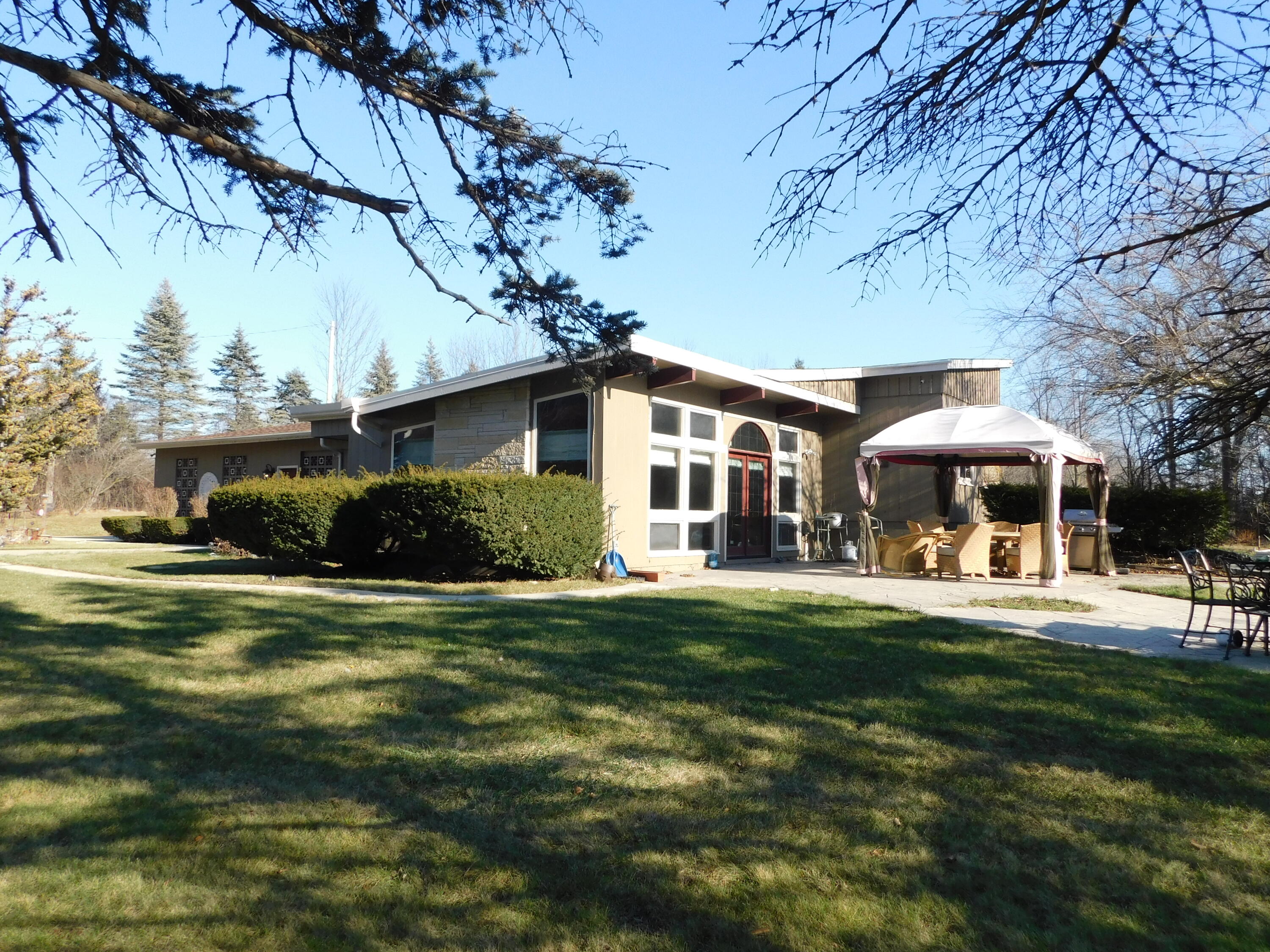 678 North Port Washington Rd  