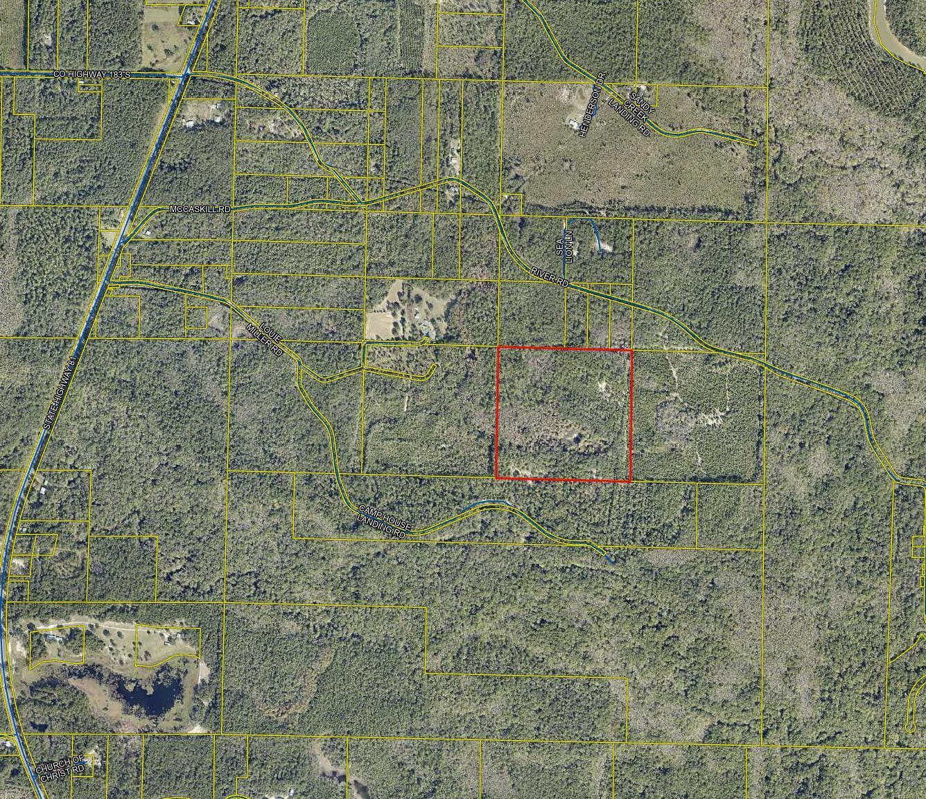 935 River Road Ponce de Leon, FL 32455 - Photo 4 of 8 a bathroom with a shower