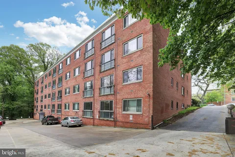 $2,999 | 2711 Ordway Street Northwest, Unit 302, Washington, DC 20008