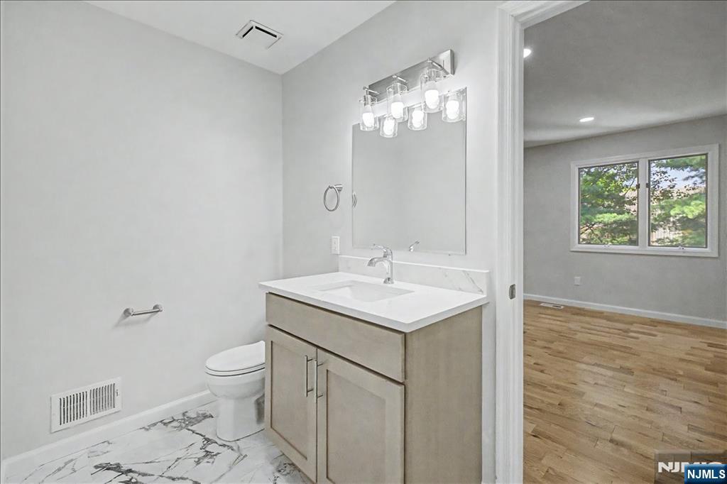 599 Apache Court Mahwah, NJ 07430 - Photo 20 of 25