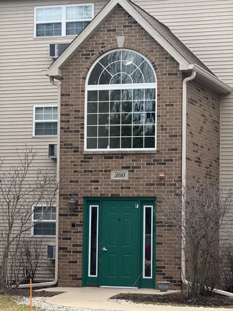 $161,000 | 300 Cunat Boulevard, Unit 2C, Richmond, IL 60071