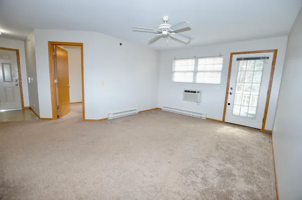 $161,000 | 300 Cunat Boulevard, Unit 2C, Richmond, IL 60071