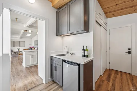 $1,395,000 | 384 Hibiscus Way, San Rafael, CA 94903
