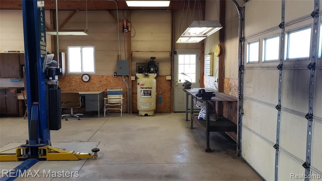 2466 Carleton West Road Carleton, MI 48117 - Photo 21 of 48 Gallery Image 21