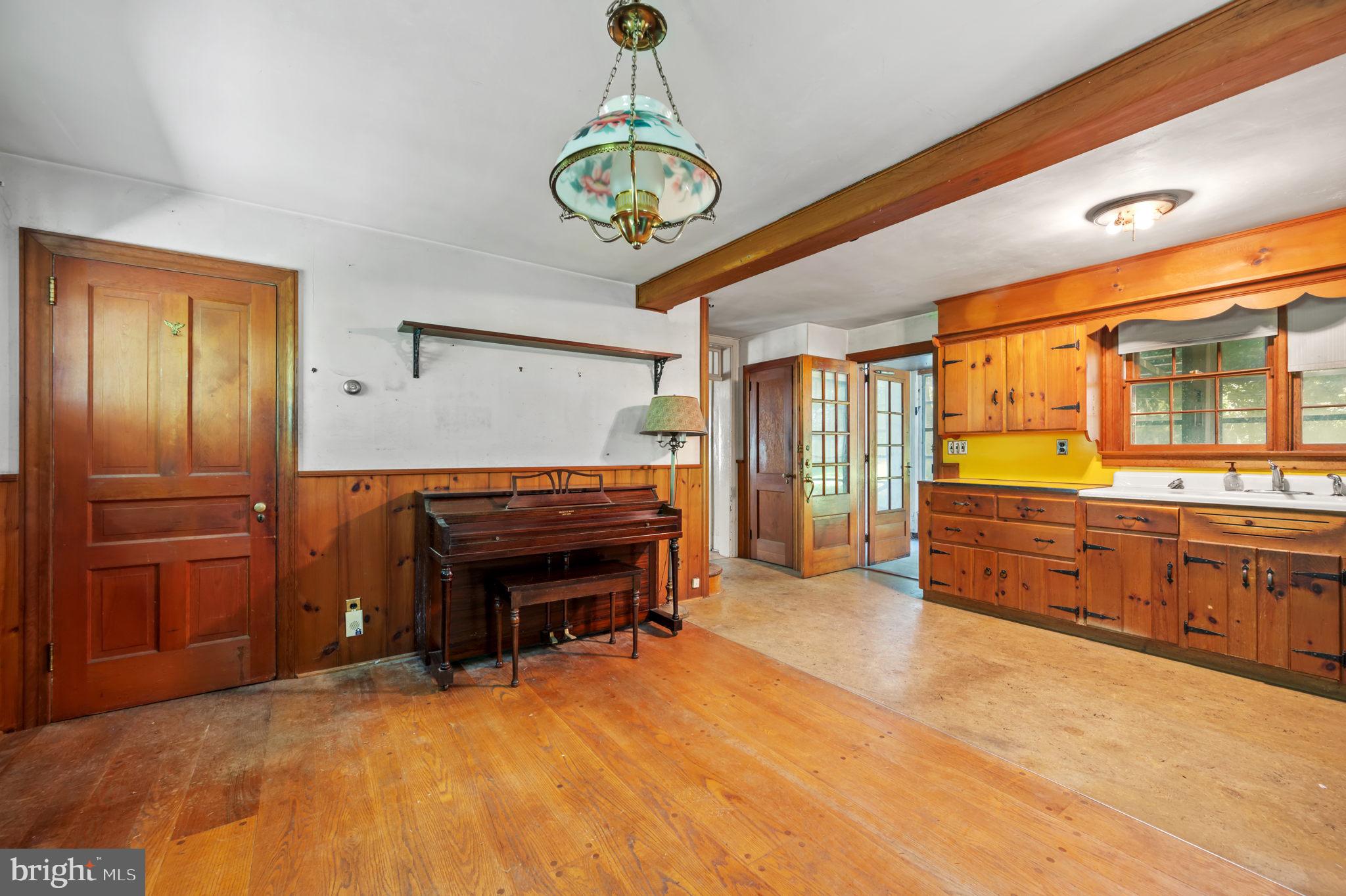 4386 Old Easton Road Doylestown, PA 18902 - Photo 9 of 34 Kitchen/Dining Area