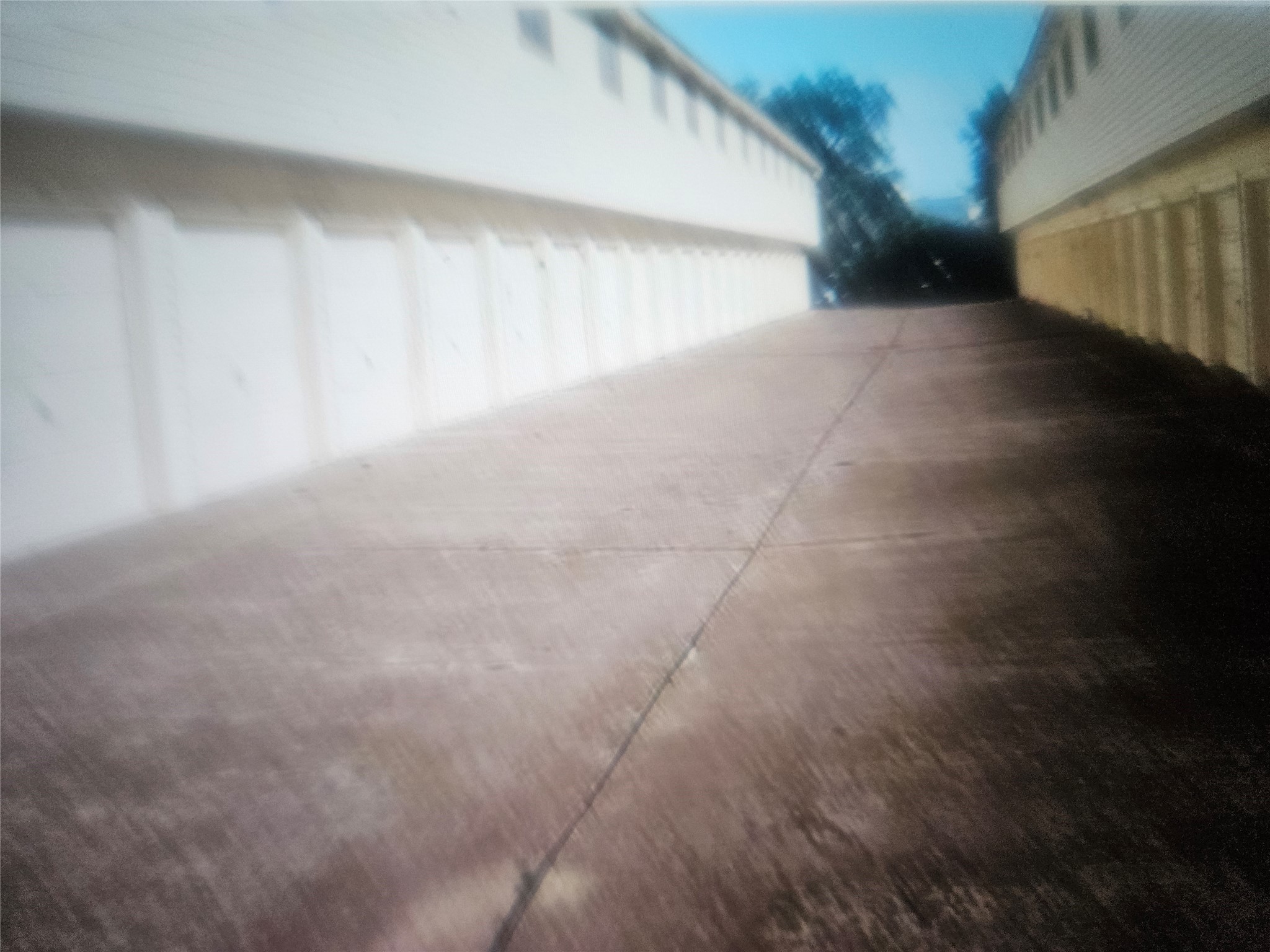 attached 1 car garage