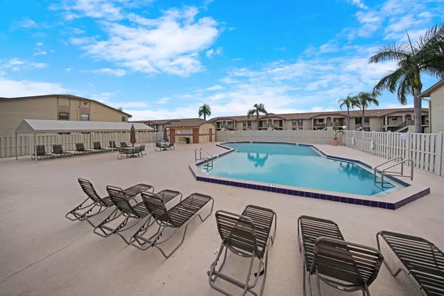 $1,950 | 9480 Boca Cove Circle, Unit 416, Boca Raton, FL 33428