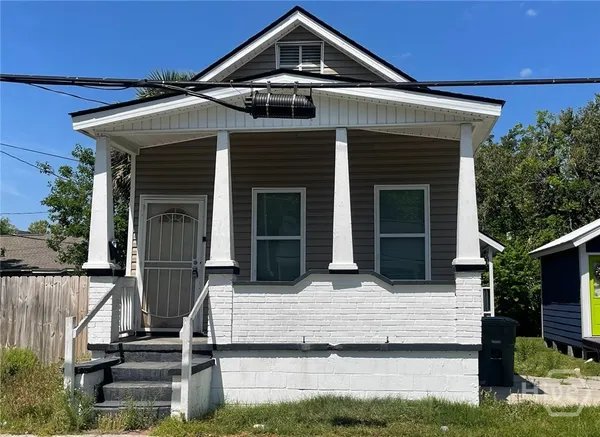 $2,100 | 1112 East Bolton Street, Savannah, GA 31404