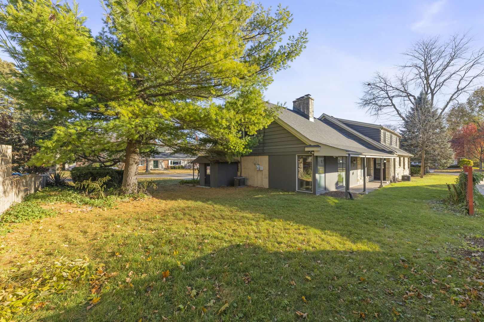 175 South Harrison Avenue Aurora, IL 60506 - Photo 25 of 25 a front view of a house with a yard