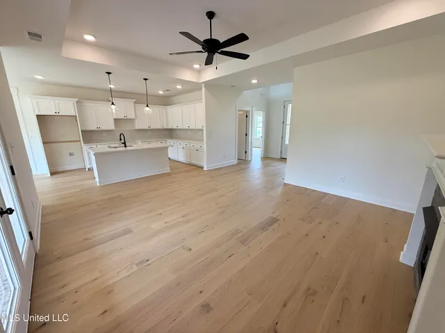 $428,900 | 1488 Creekside Lane, Hernando, MS 38632