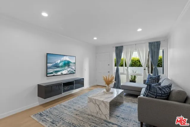 $4,495 | 1234 19th Street, Unit B, Santa Monica, CA 90404