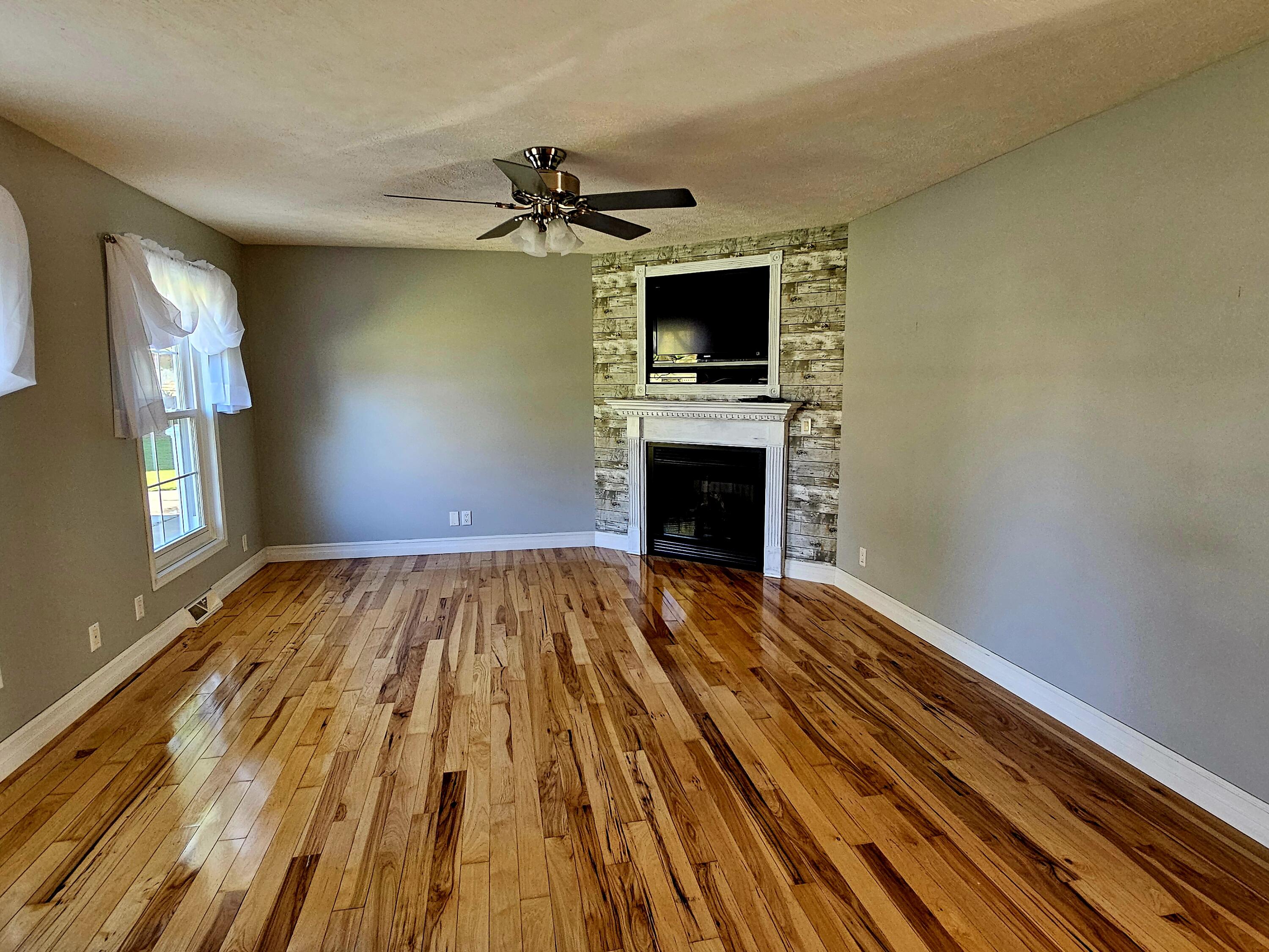 4175 Springport Road Jackson, MI 49201 - Photo 4 of 22 20241108_105026