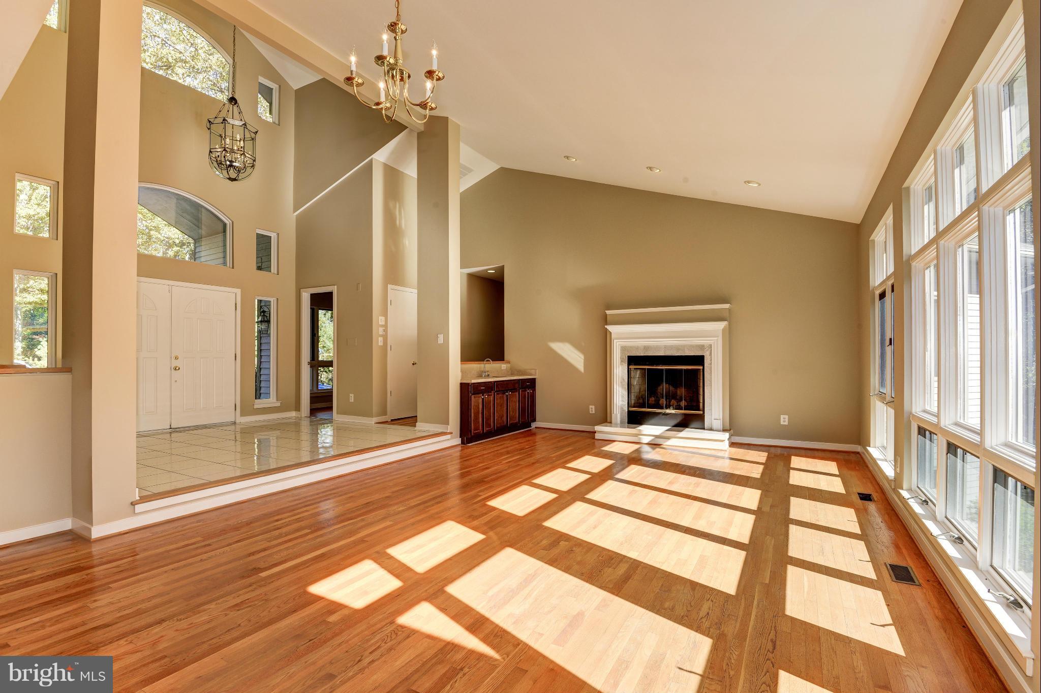 23409 New Mountain Road Aldie, VA 20105 - Photo 4 of 30 Living Room