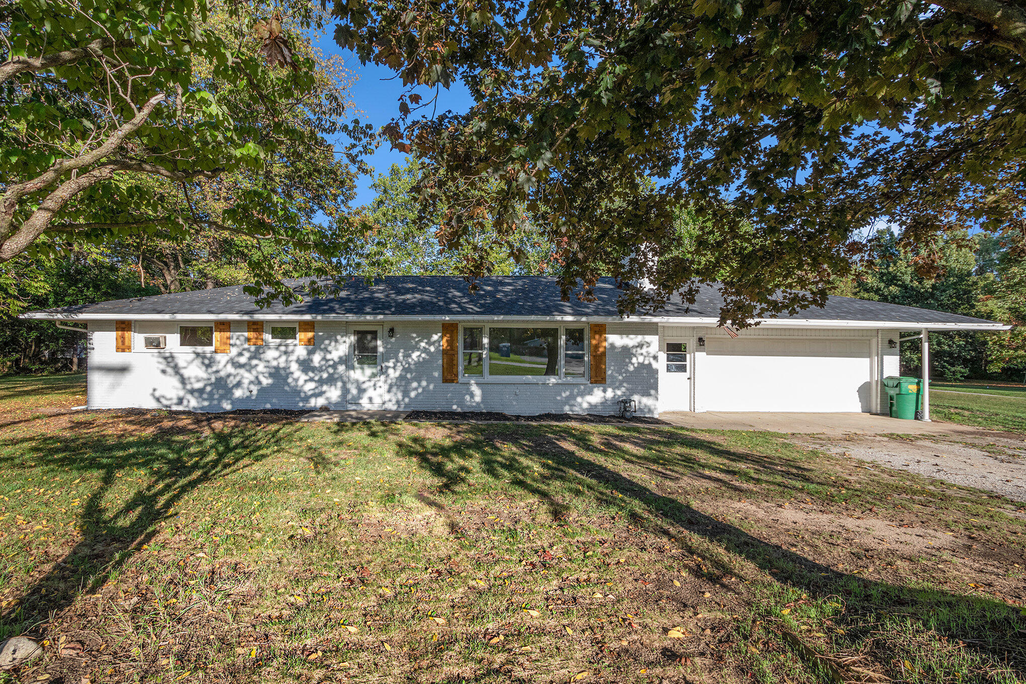 1403 Barron Lake Road Niles, MI 49120 - Photo 2 of 25 002_file_480