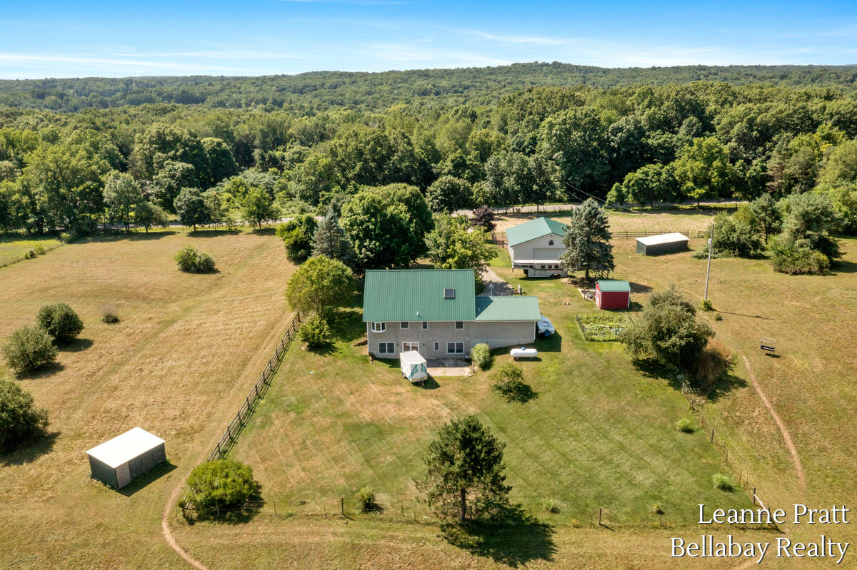 875 East Sager Road Hastings, MI 49058 - Photo 9 of 37 875-E-Sager_204