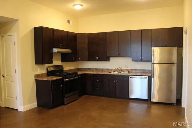 $1,600 | 257 South Florissant Road, Unit 107, Ferguson, MO 63135