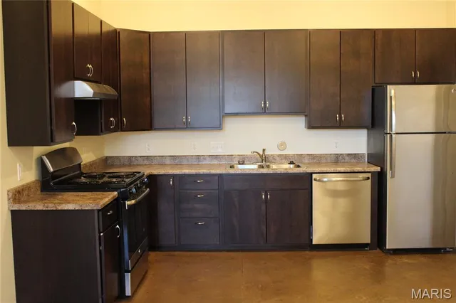 $1,600 | 257 South Florissant Road, Unit 107, Ferguson, MO 63135