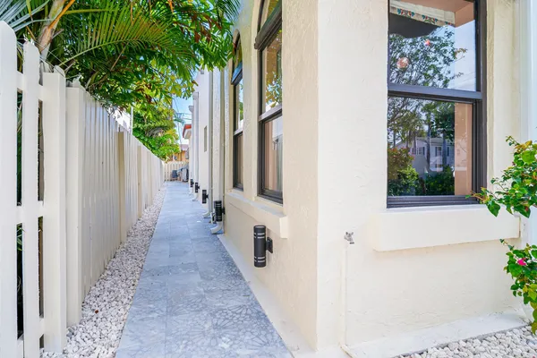 $12,000 | 3714 South Olive Avenue, West Palm Beach, FL 33405