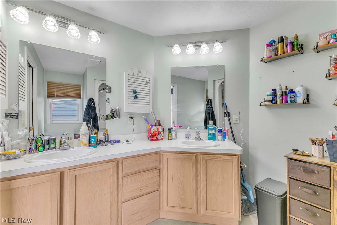 10273 East River Road Elyria, OH 44035 - Photo 21 of 40