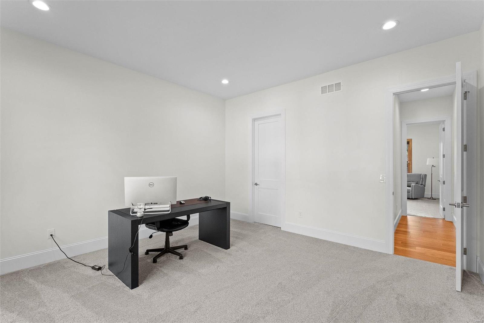 4512 Ringer Road St. Louis, MO 63129 - Photo 18 of 35