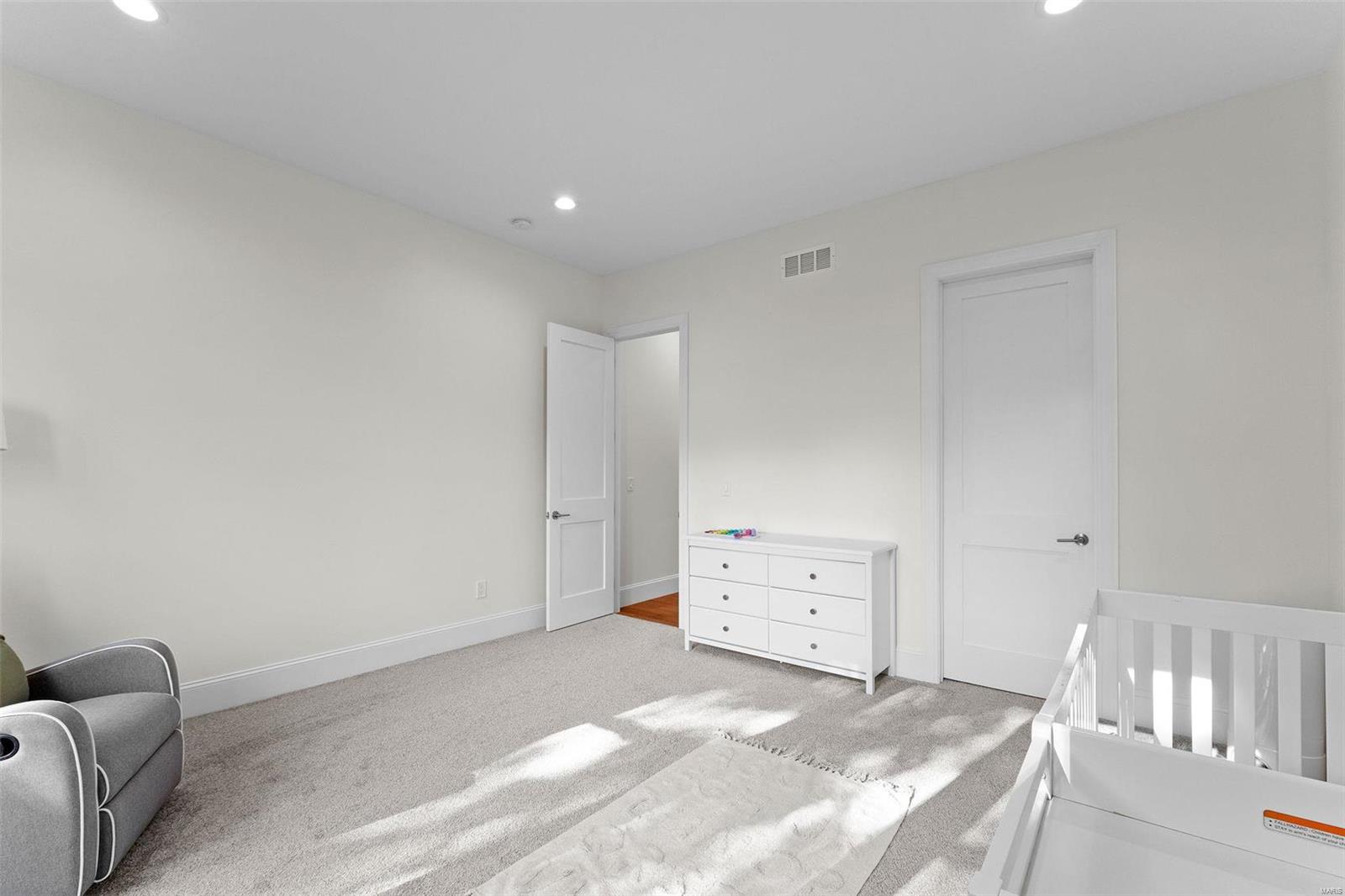 4512 Ringer Road St. Louis, MO 63129 - Photo 21 of 35