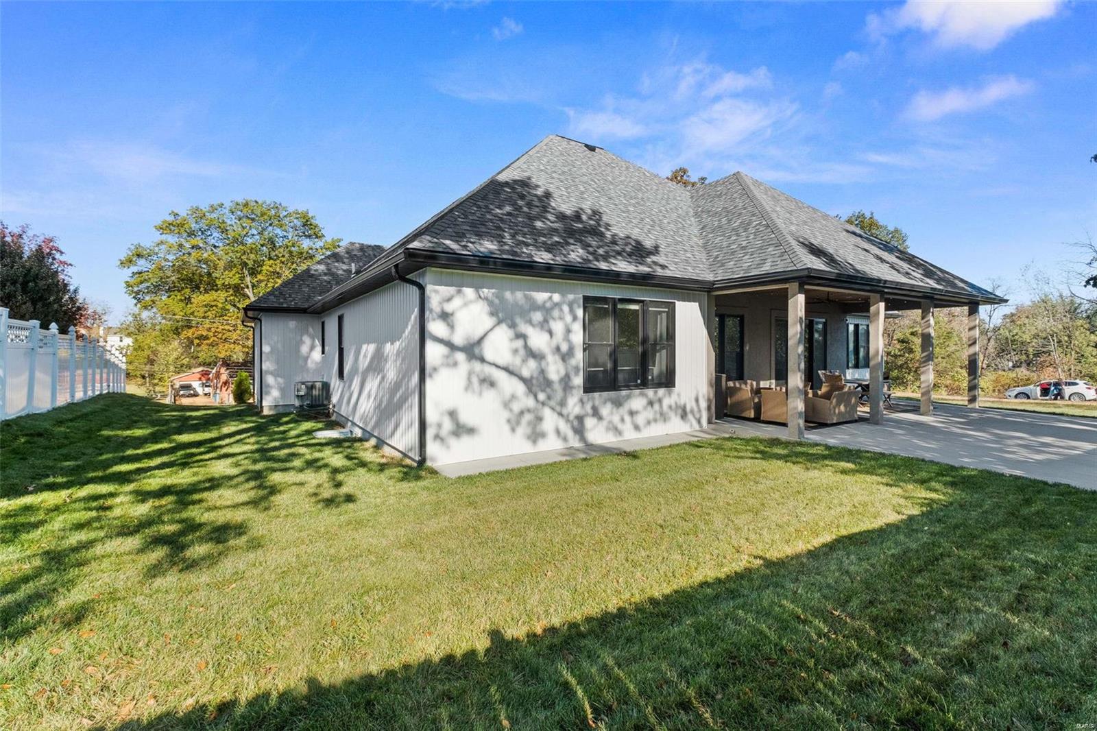 4512 Ringer Road St. Louis, MO 63129 - Photo 30 of 35