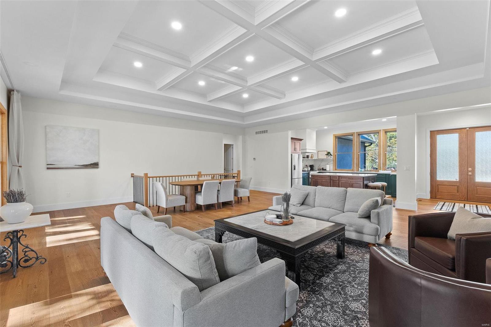 4512 Ringer Road St. Louis, MO 63129 - Photo 6 of 35