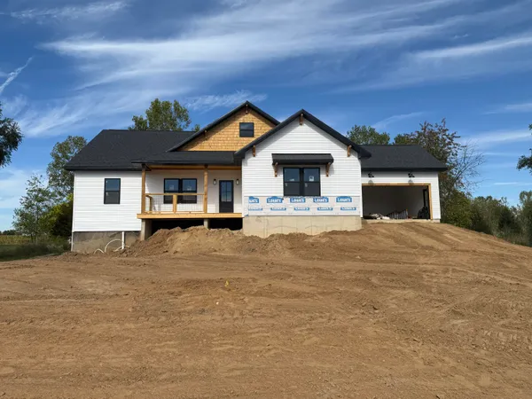 $725,000 | 14554 C.B.MacDonald Way, Vicksburg, MI 49097