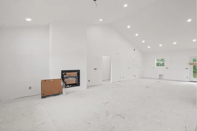 $725,000 | 14554 C.B.MacDonald Way, Vicksburg, MI 49097