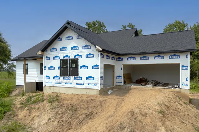 $725,000 | 14554 C.B.MacDonald Way, Vicksburg, MI 49097