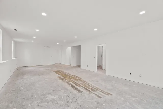 $725,000 | 14554 C.B.MacDonald Way, Vicksburg, MI 49097