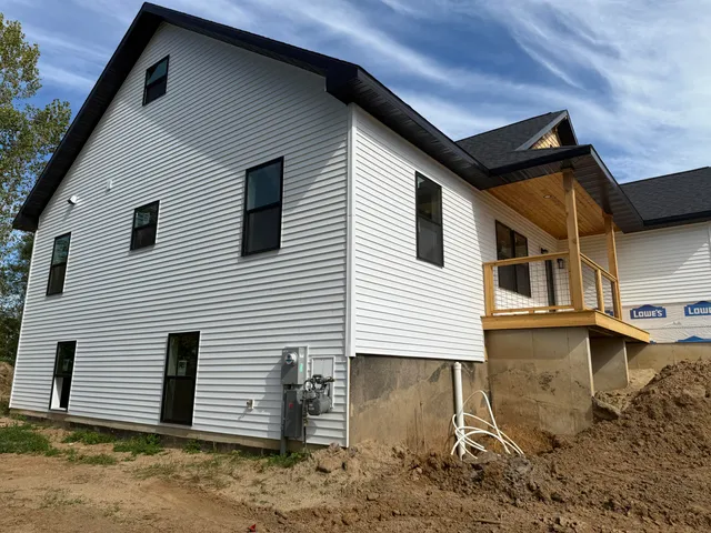 $725,000 | 14554 C.B.MacDonald Way, Vicksburg, MI 49097