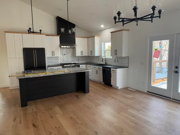 $725,000 | 14554 C.B.MacDonald Way, Vicksburg, MI 49097