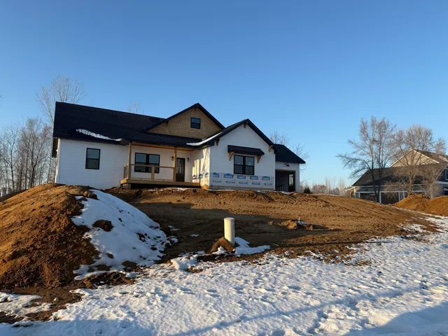 $725,000 | 14554 C.B.MacDonald Way, Vicksburg, MI 49097