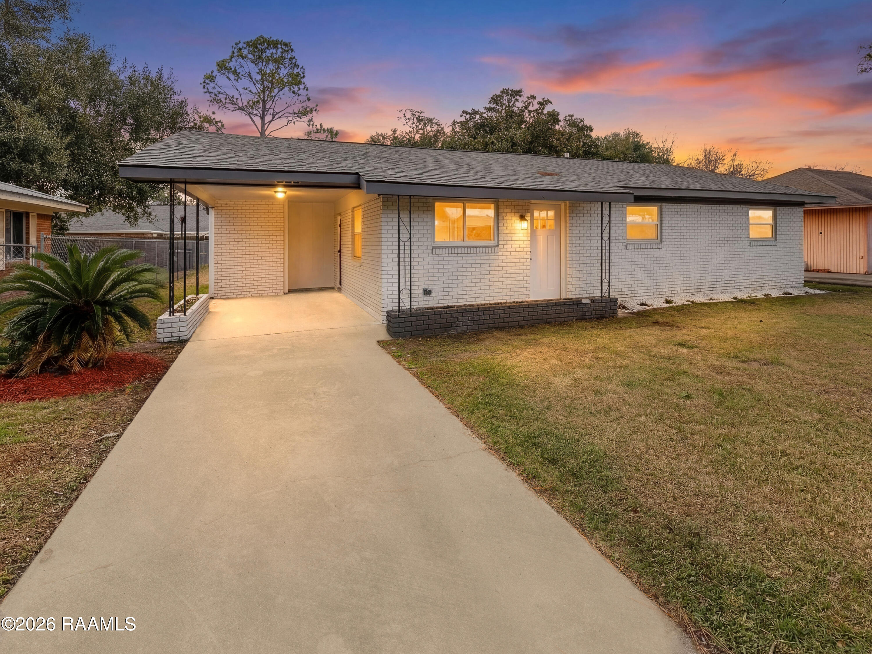 1311 Dillard Street New Iberia, LA 70560 - Photo 3 of 18 IMG_0096DTE