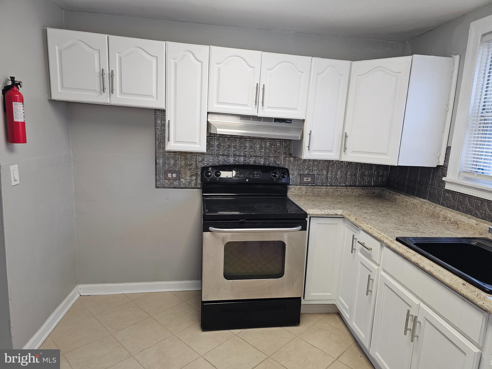 1301 Hook Road Sharon Hill, PA 19079 - Photo 4 of 5